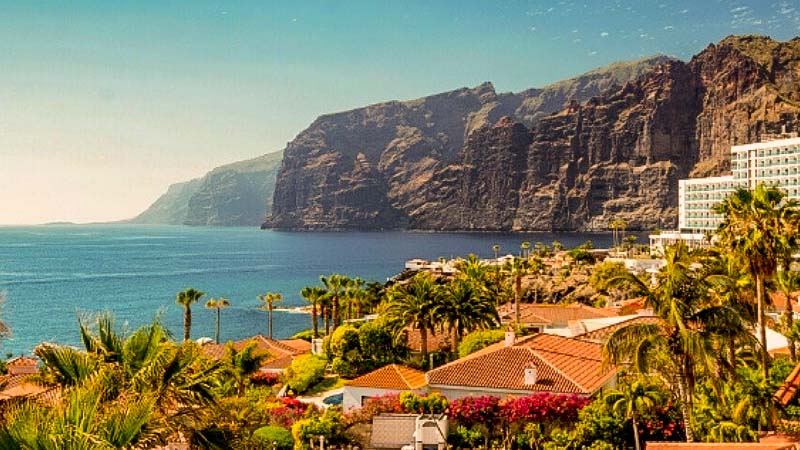 Los Gigantes cliff