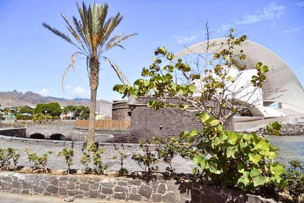 Castillo de San Juan Bautista: ¿Dónde está el Castillo Negro en Santa Cruz de Tenerife?