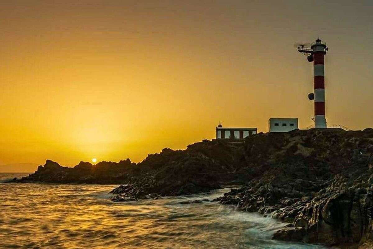 Punta De Rasca Faro de Punta la Rasca: ¿Cuándo se construyó el faro?