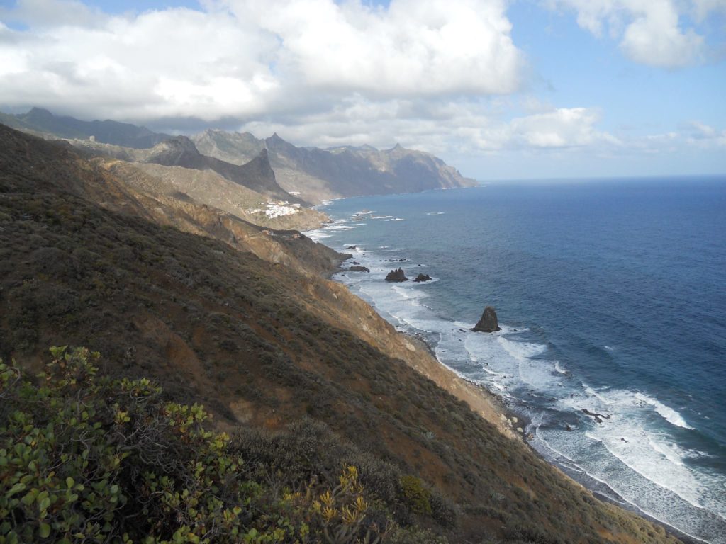 Roque de Las Ánimas y de Enmedio en Anaga 🌋 Isla de Tenerife ✈️