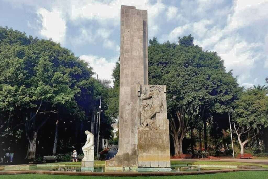 ¿Quién hizo el Parque García Sanabria en Santa Cruz de Tenerife?