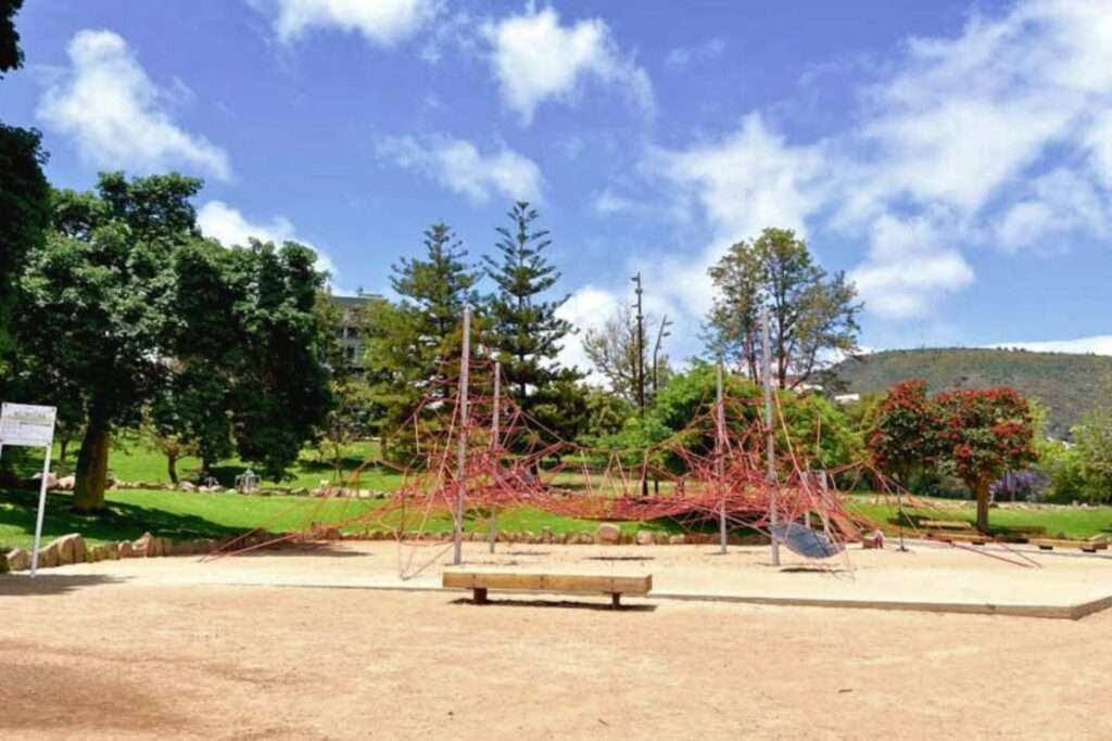 ¿Cuánto mide el Parque La Granja en Tenerife?