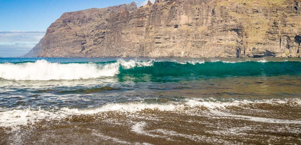 Playa Los Guíos en Santiago del Teide ☑️ A los Pies de los Gigantes 😎