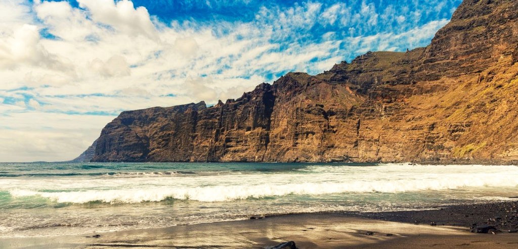 Playa Los Guíos en Santiago del Teide ☑️ A los Pies de los Gigantes 😎