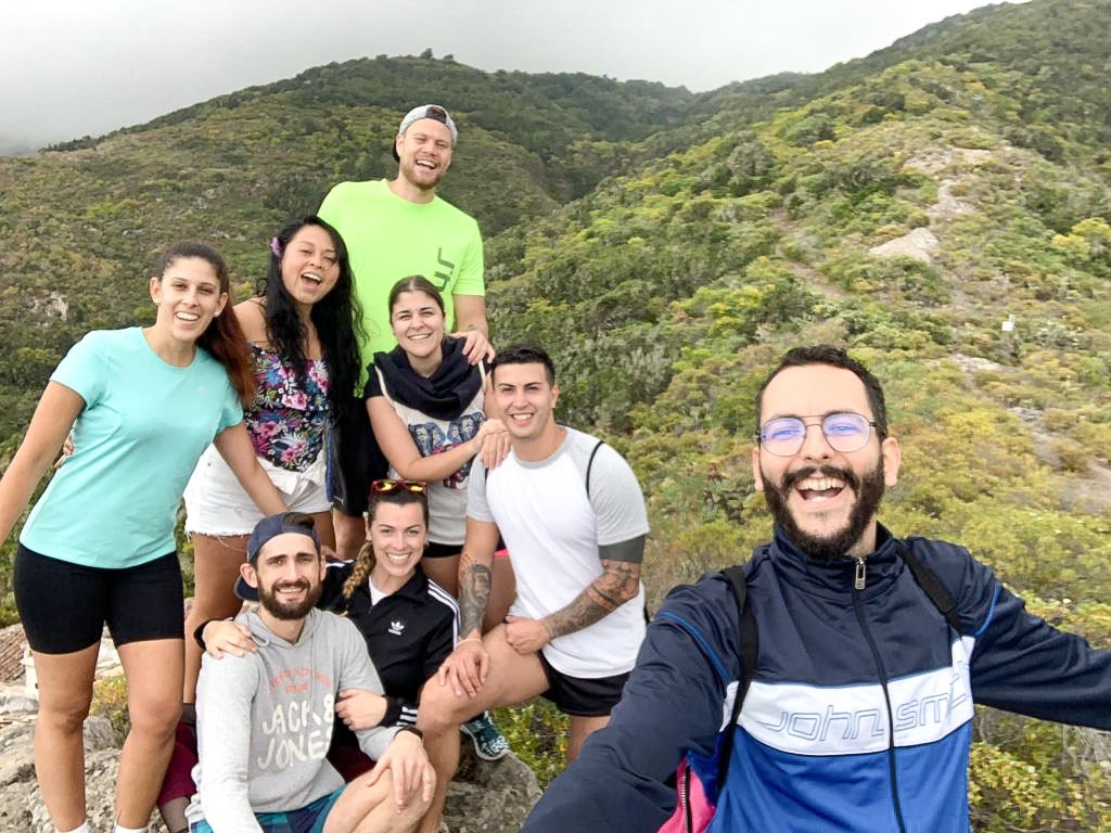 Una Galería de Agua, Cuevas Negras y una Cascada de Sonrisas