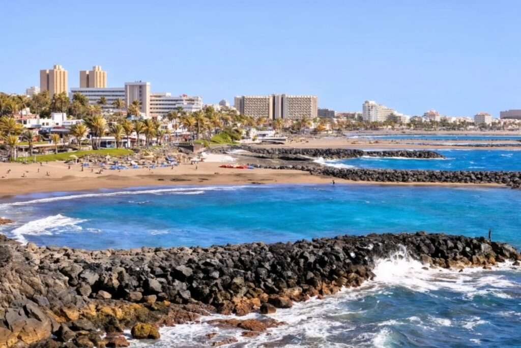 Playa de las Américas en Arona, Tenerife: Vive su Belleza