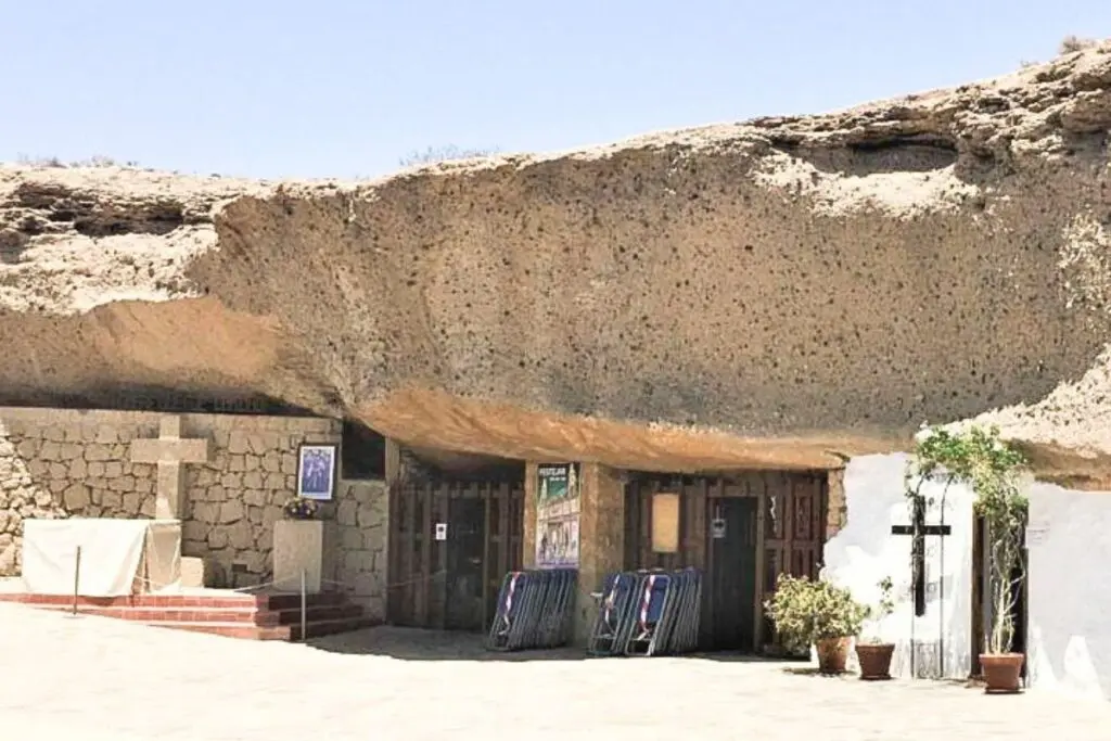 Cueva del Santo Hermano Pedro: Un Tesoro Cultural y Espiritual en Tenerife 🌟