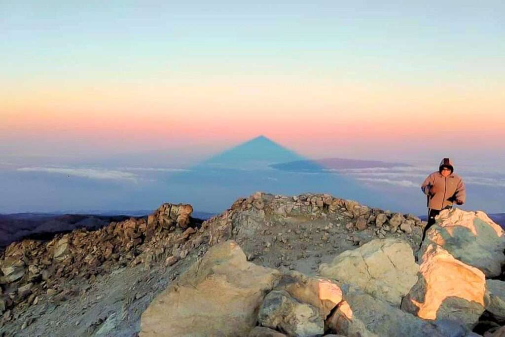 La Sombra del Teide: Un Espectáculo Astronómico Único en Tenerife 🌄