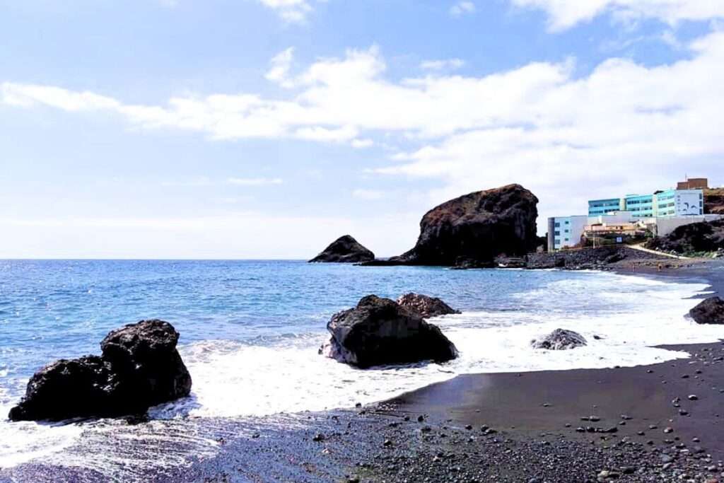 Playa del Abrigo: Un Encanto Volcánico en Fasnia, Tenerife